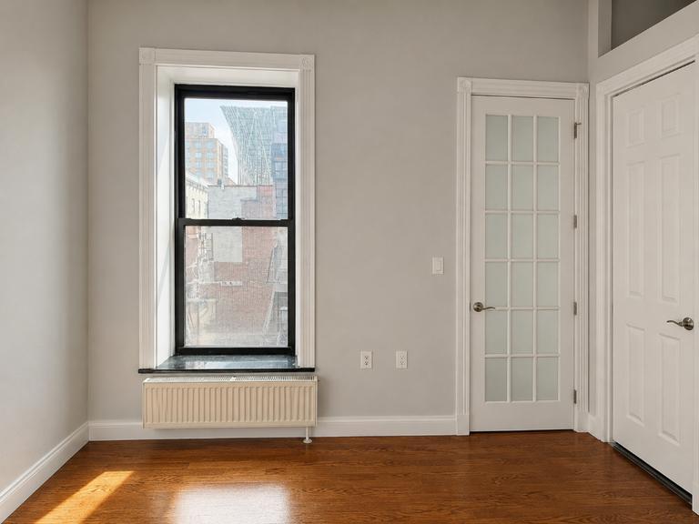 Building Photo - 202 E 13th St