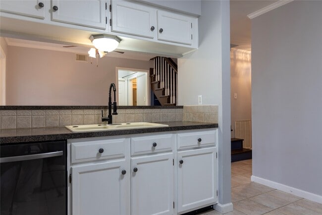 Building Photo - 22843 Powell House Ln