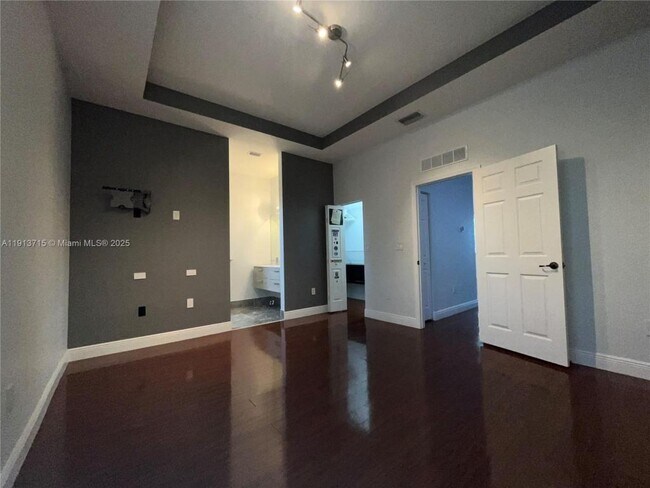 Building Photo - 4929 SW 140th Terrace