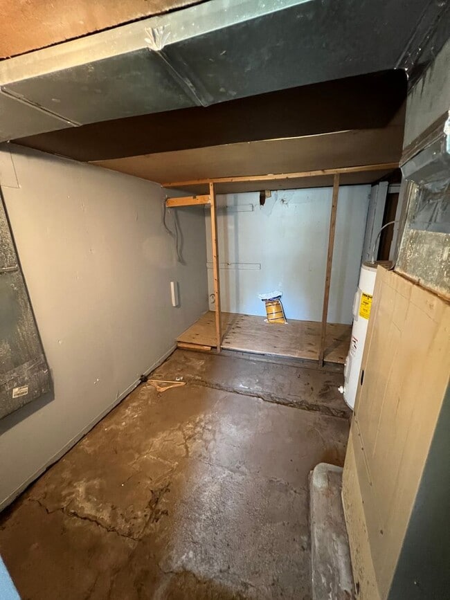 Building Photo - 3 Bedroom 1 Bath Home