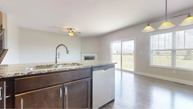 Building Photo - 754 Sedgegrass Dr