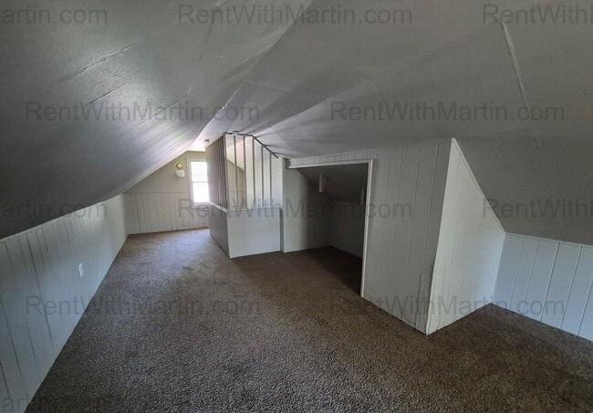 Building Photo - FOR RENT-925 Hammond Ave- Pets Ok*
