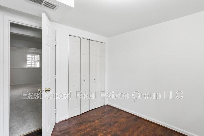 Building Photo - 5257 Earles Ct