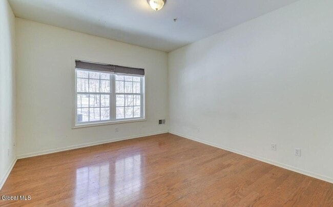 Building Photo - 42 Renaissance Ln