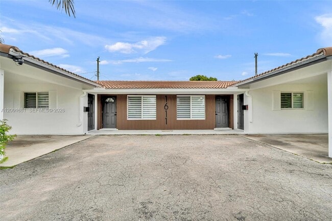Building Photo - 1611 NE 50th Ct