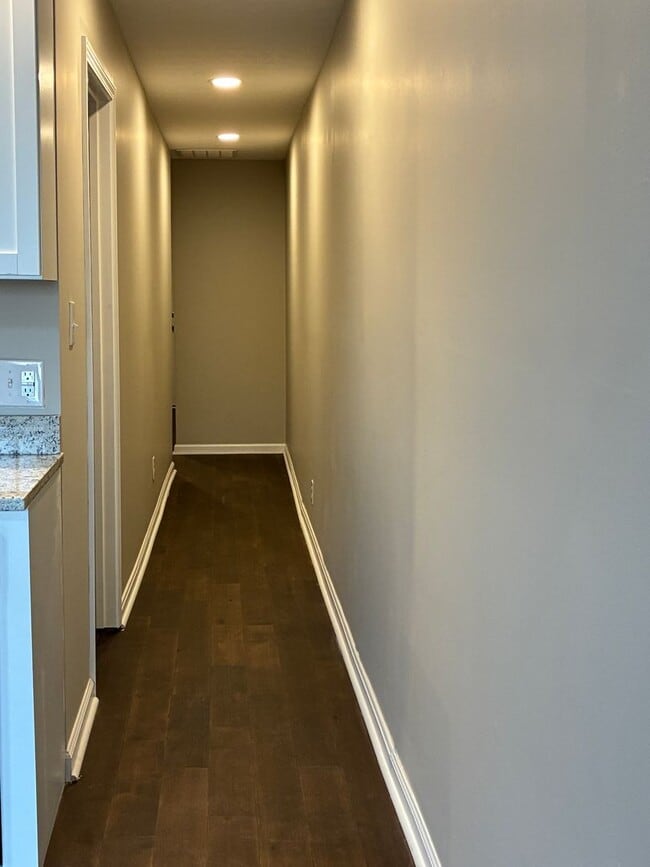 Building Photo - Two Bed and Two Bath House ready for Rent