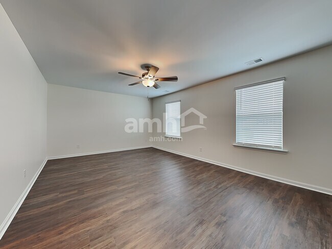 Building Photo - 123 Troupe Dr