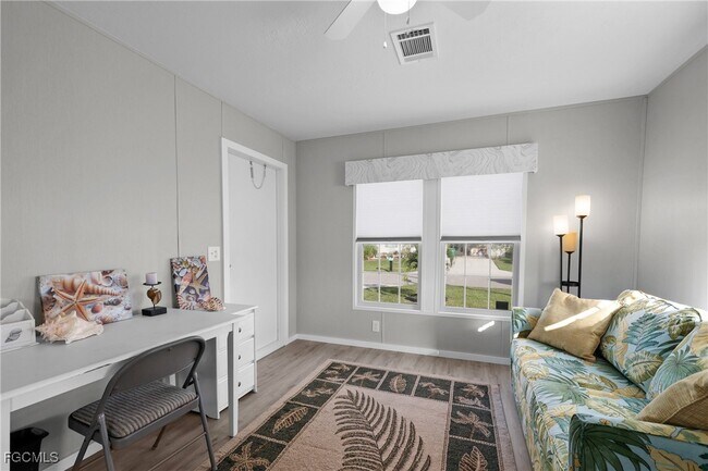 Building Photo - 1747 Beverly Dr