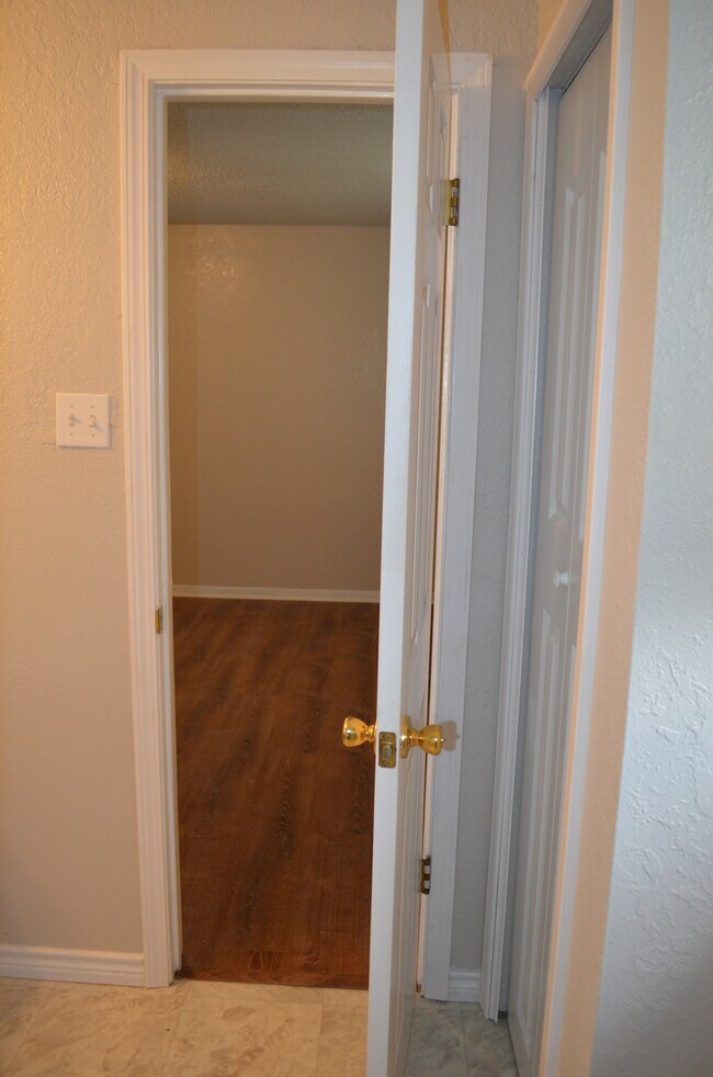 Building Photo - This 3 Bedroom Home with Fireplace is a must see!