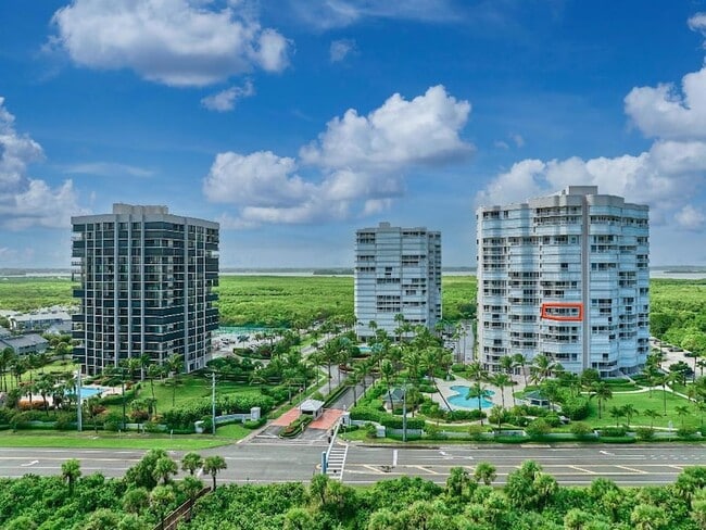 Building Photo - 5051 N Hwy A1A