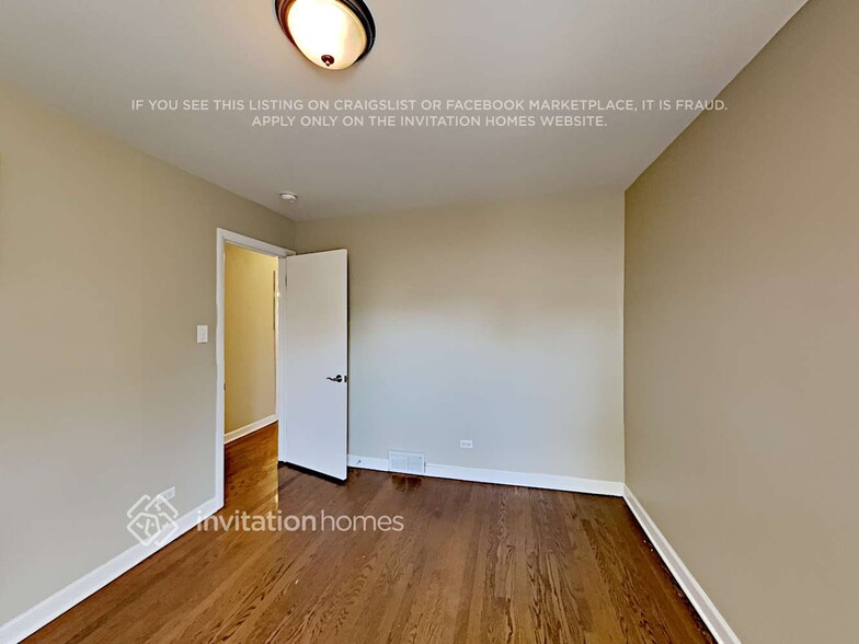 Building Photo - 10024 Minnick Ave