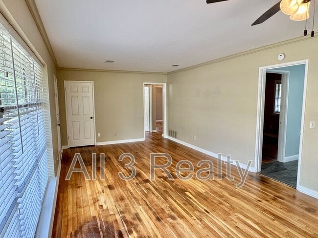 Building Photo - 3508 Cottonwood Dr