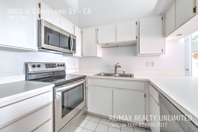 Building Photo - 3002 W Cleveland St