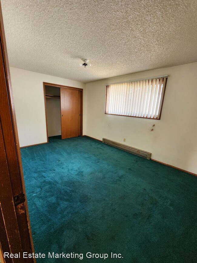 Building Photo - 3 br, 2 bath House - 2412 Eureka Ave