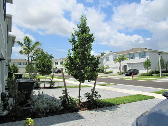 Building Photo - 4332 Pond Lily Ln