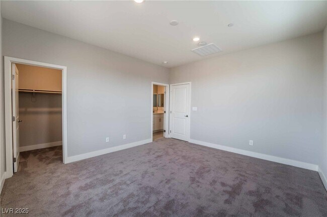 Building Photo - 410 Spring Dove Ave