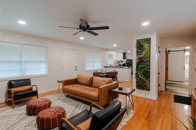 Building Photo - 302 Circle Dr