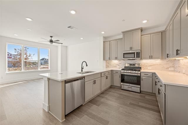 Building Photo - 9609 Dahlia Blvd