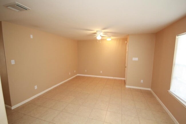 Building Photo - 6418 Mountain Pines Ln