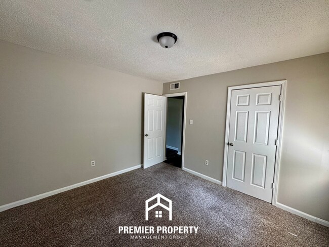 Building Photo - 3BR/2BA Memphis Rental with Hardwood Floors & Open Kitchen Layout