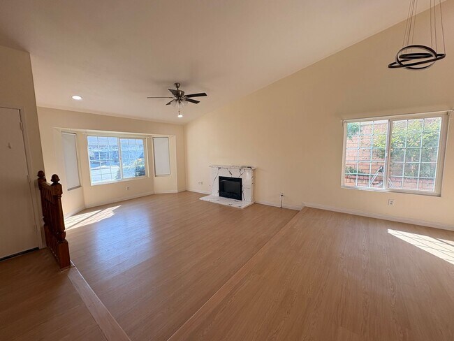 Building Photo - Rancho Cucamonga Gem – Stylish Single-Stor...