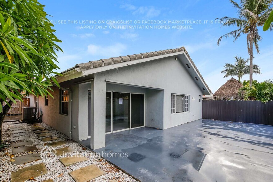 Building Photo - 13750 SW 157th Terrace