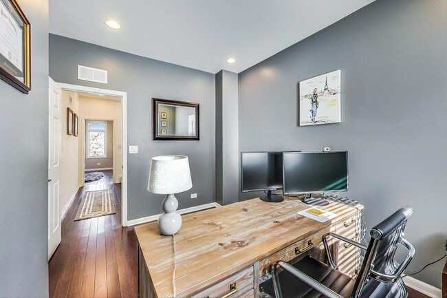 Building Photo - 1351 W Altgeld St