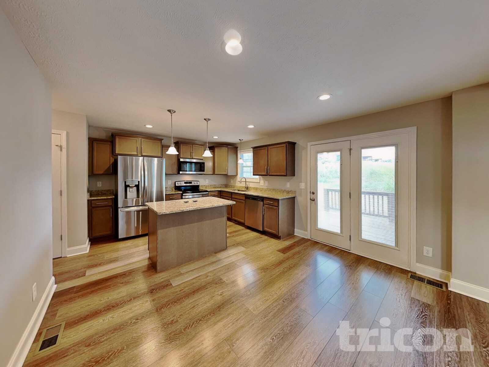 Building Photo - 204 Bonnell Dr