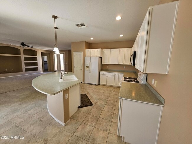 Building Photo - 42593 Abbey Rd