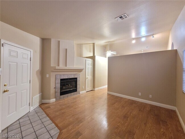 Building Photo - 8217 Broward Ln