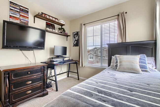Building Photo - Highlands Ranch Spacious 3 bed 2.5 bath