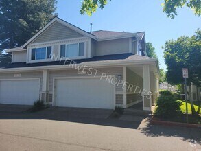Building Photo - Beaverton 3 Bed 2.5ba Beautiful 2 Story Co...