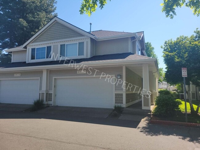 Primary Photo - Beaverton 3 Bed 2.5ba Beautiful 2 Story Co...
