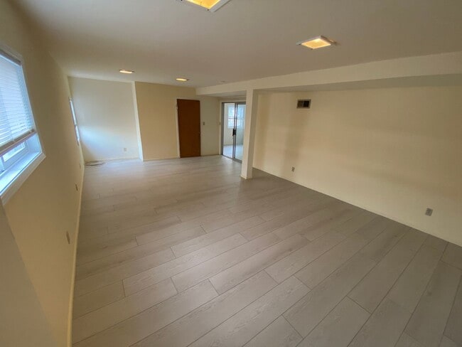 Building Photo - Epic REA - Spacious Light-filled Corner House 4BD/ 2BA