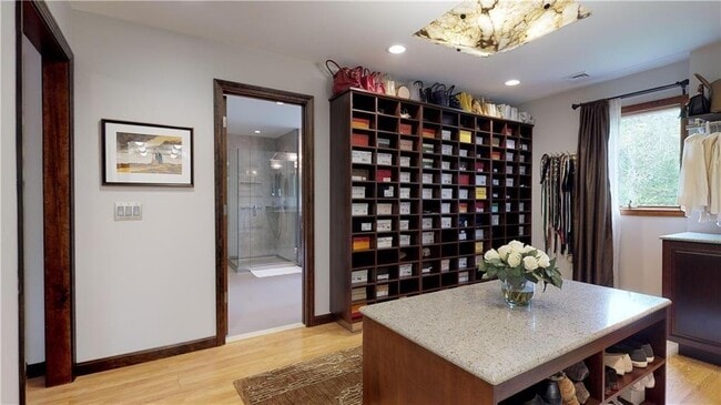 Building Photo - 48 St George Ct