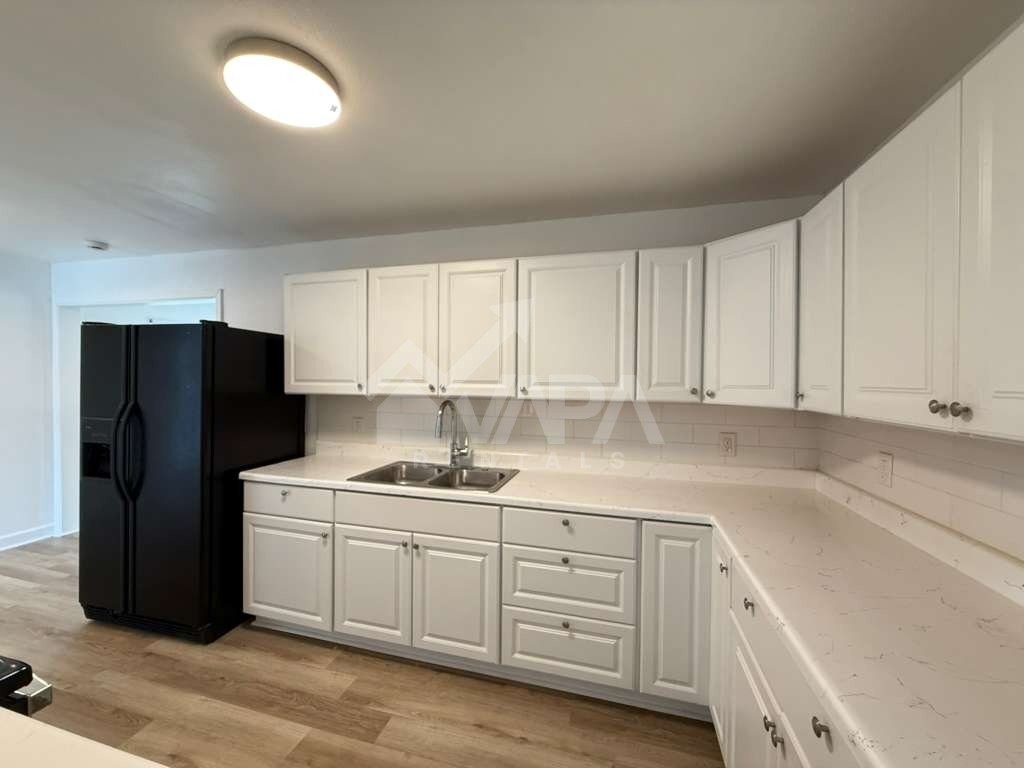 Building Photo - 4511 Diamondhead Dr