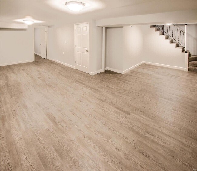 Building Photo - 1120 Collingwood Dr