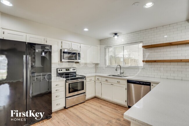 Building Photo - 11923 S Red Cedar Cir