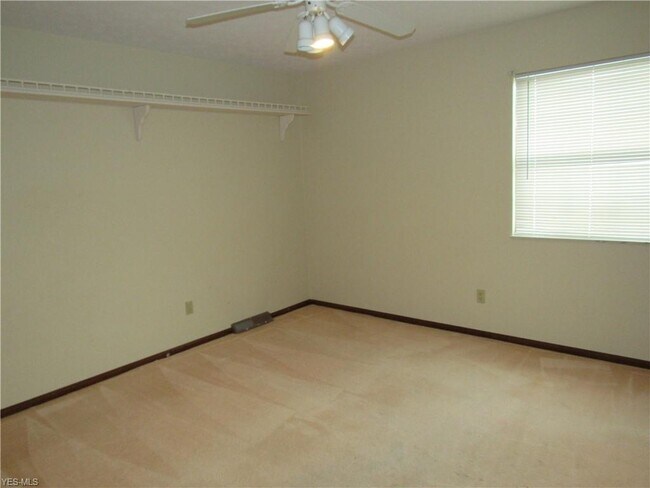 Building Photo - 26929 Heatherwood Cir
