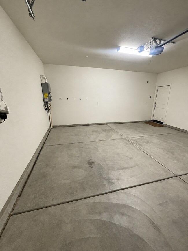 Building Photo - 31871 Eaton Ln