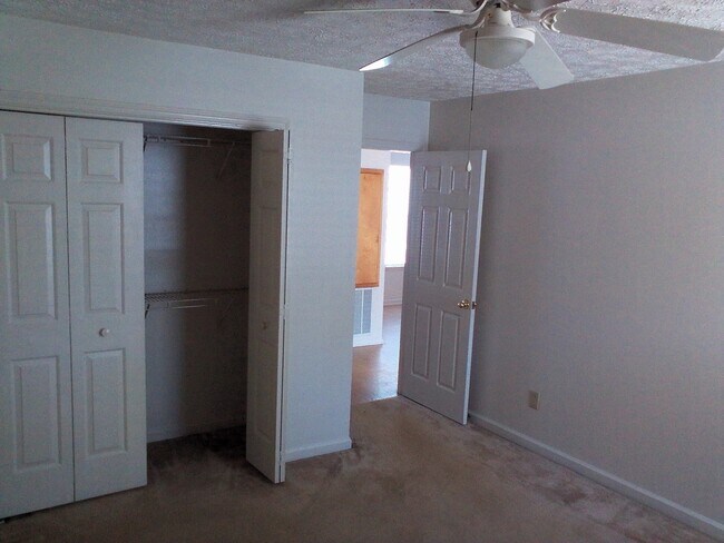 Building Photo - 41 Pinto Ct