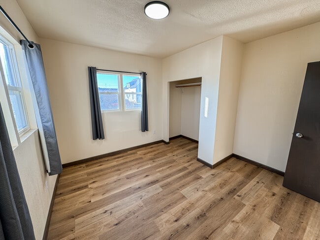 Building Photo - Rustic Farmhouse