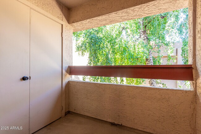 Building Photo - 3131 W Cochise Dr