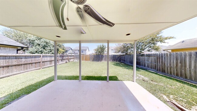 Building Photo - 19946 Sycamore Valley Dr