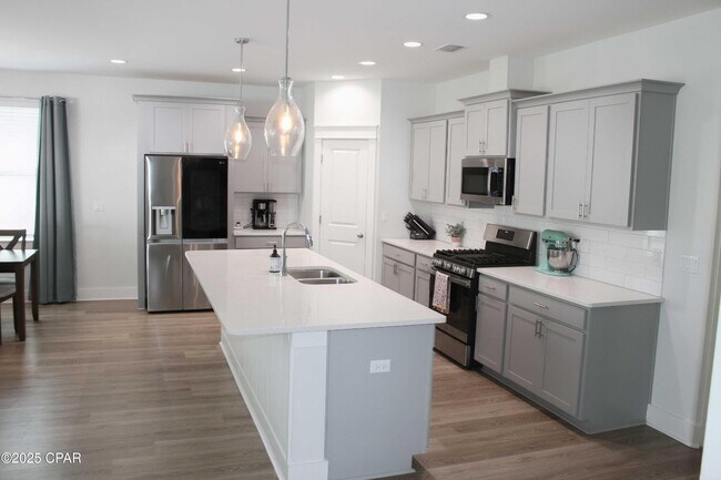 Building Photo - 446 Foxtail Wy