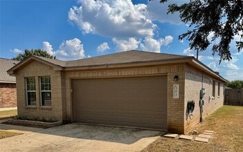 Building Photo - 302 McCarthur Dr