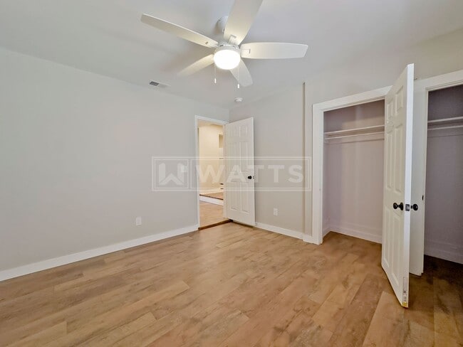 Building Photo - 1022 28th Pl S