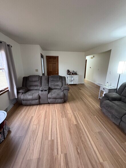 Building Photo - 2940 N 184th St