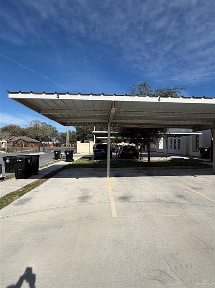 Building Photo - 1309 Alta Vista Dr