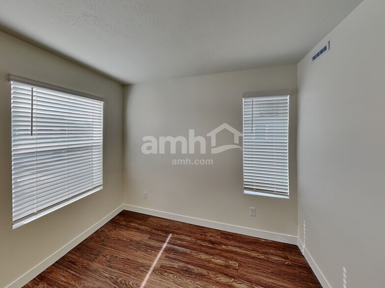 Building Photo - 8973 S John Annie Ln